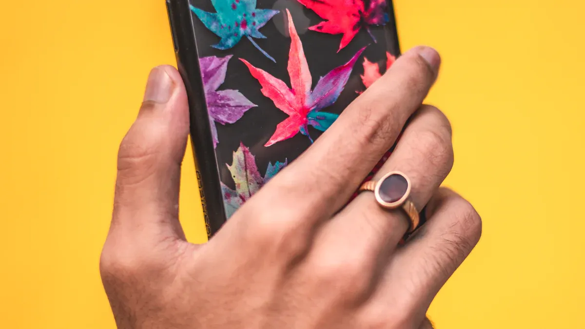 Loopy Phone Case vs Other Grip Cases Which Offers the Best Hold